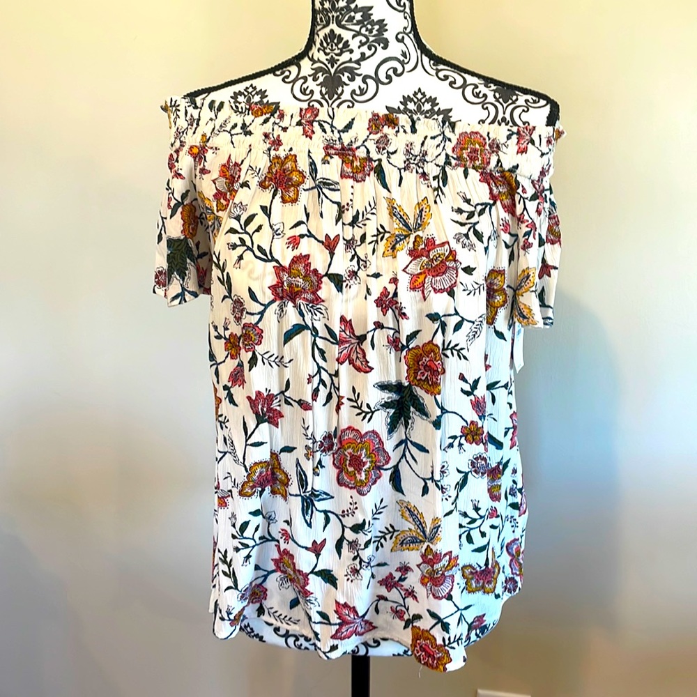 NWT Old Navy off the shoulder top!